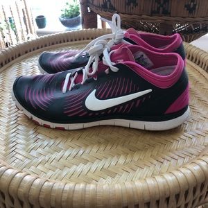 Nike Wmns Free Balanza 'Pink Flash